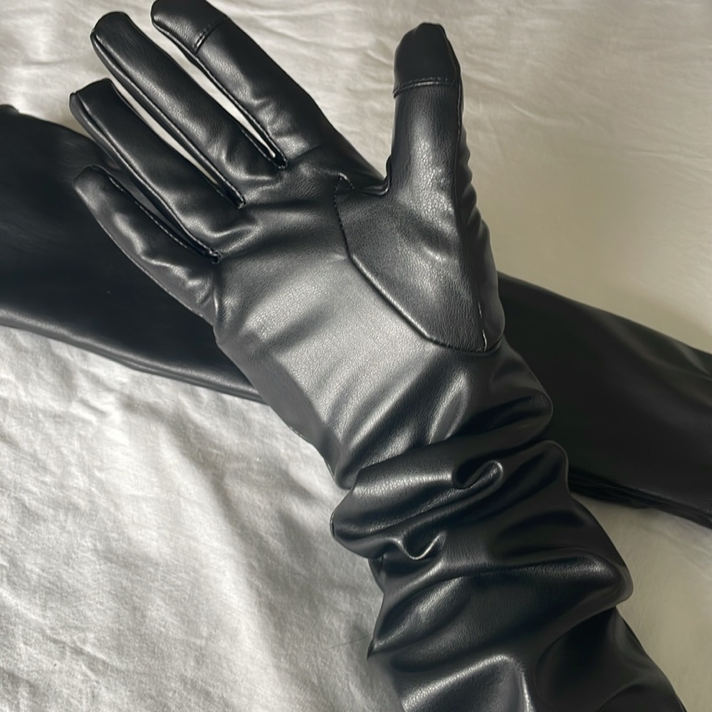 NWOT Liz Claiborne Long Faux Leather Glove With Logo Cold Weather Gloves